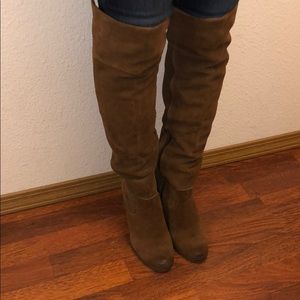 NEW WITHOUT TAGS. Over the knee suede boots.